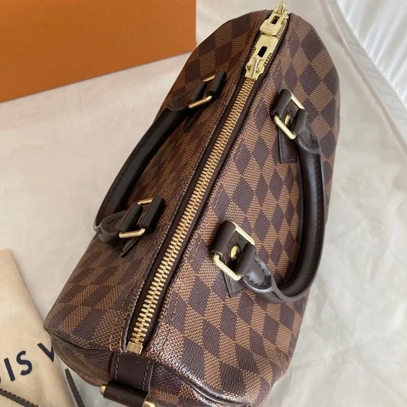LOUIS Vuitton Speedy 25 Bandouliere